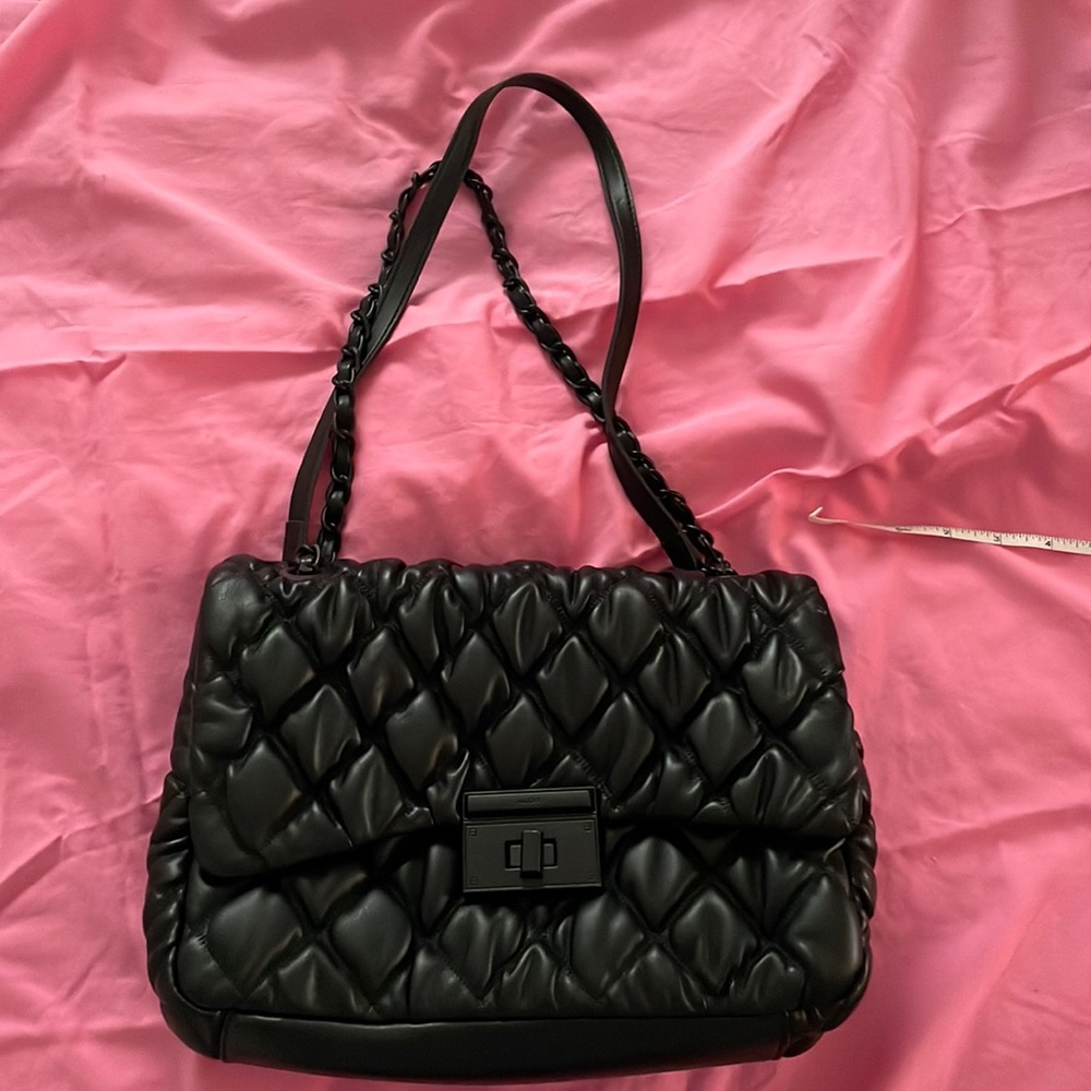 Elegant Black Quilted Shoulder Bag